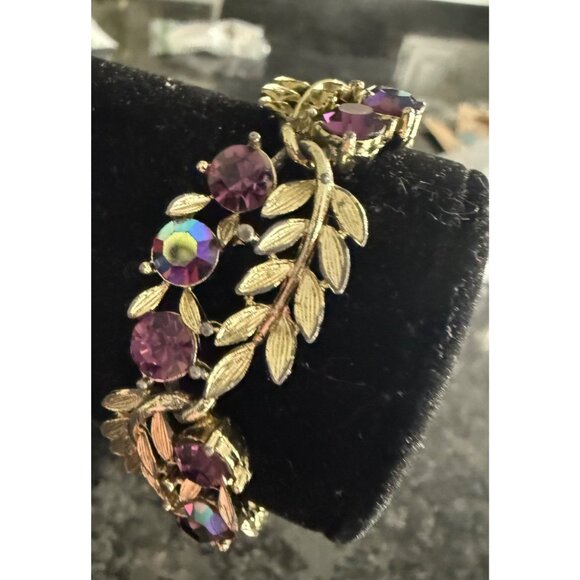 Vintage Lisner Gold-Tone Leaf & Purple Rhinestone Bracelet  Aurora Borealis Spar - Picture 6 of 9